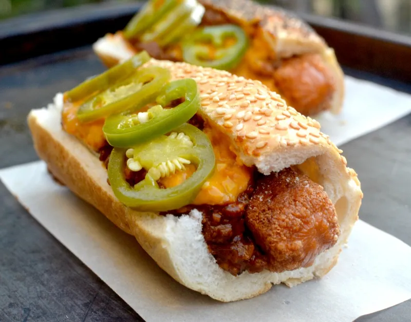 VEGAN DOUBLE CHILI CHEESEBURGER