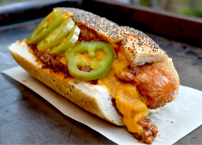 VEGAN DOUBLE CHILI CHEESEBURGER